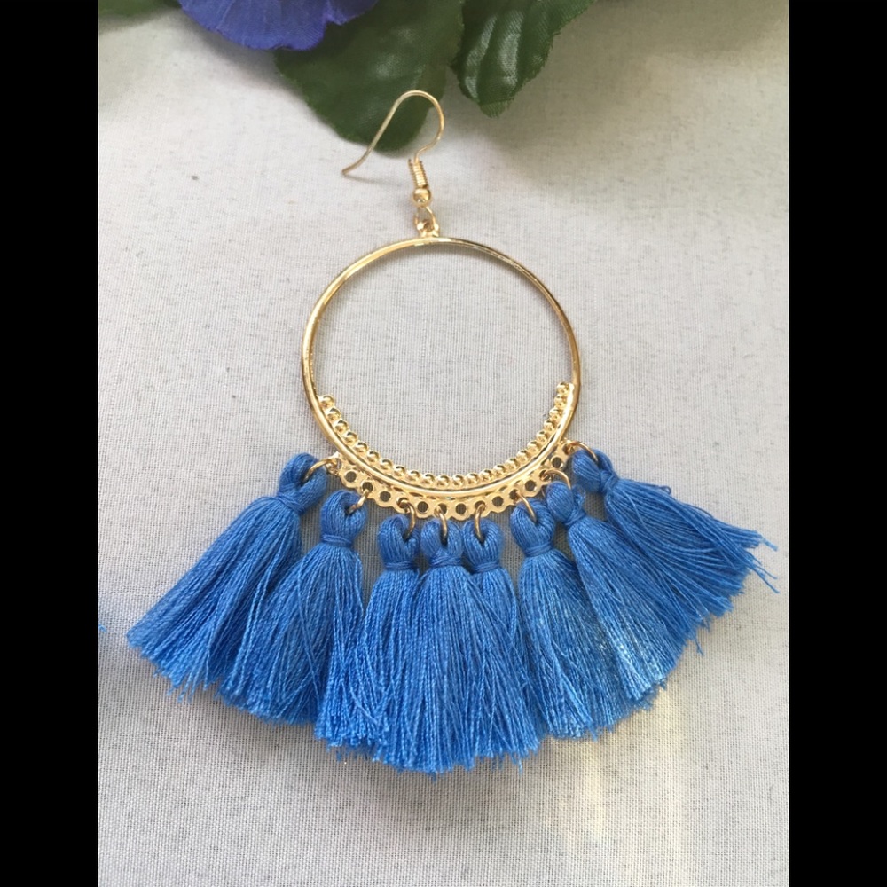 🌼 5 for $25🌼
. 🎉HP🎉Hoop Tassel Earring - Picture 3 of 7